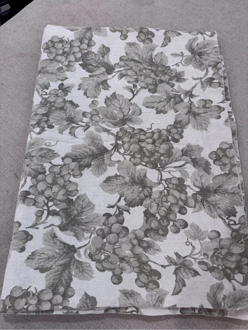 70X180 Williams Sonoma Grape Vine  Tablecloth